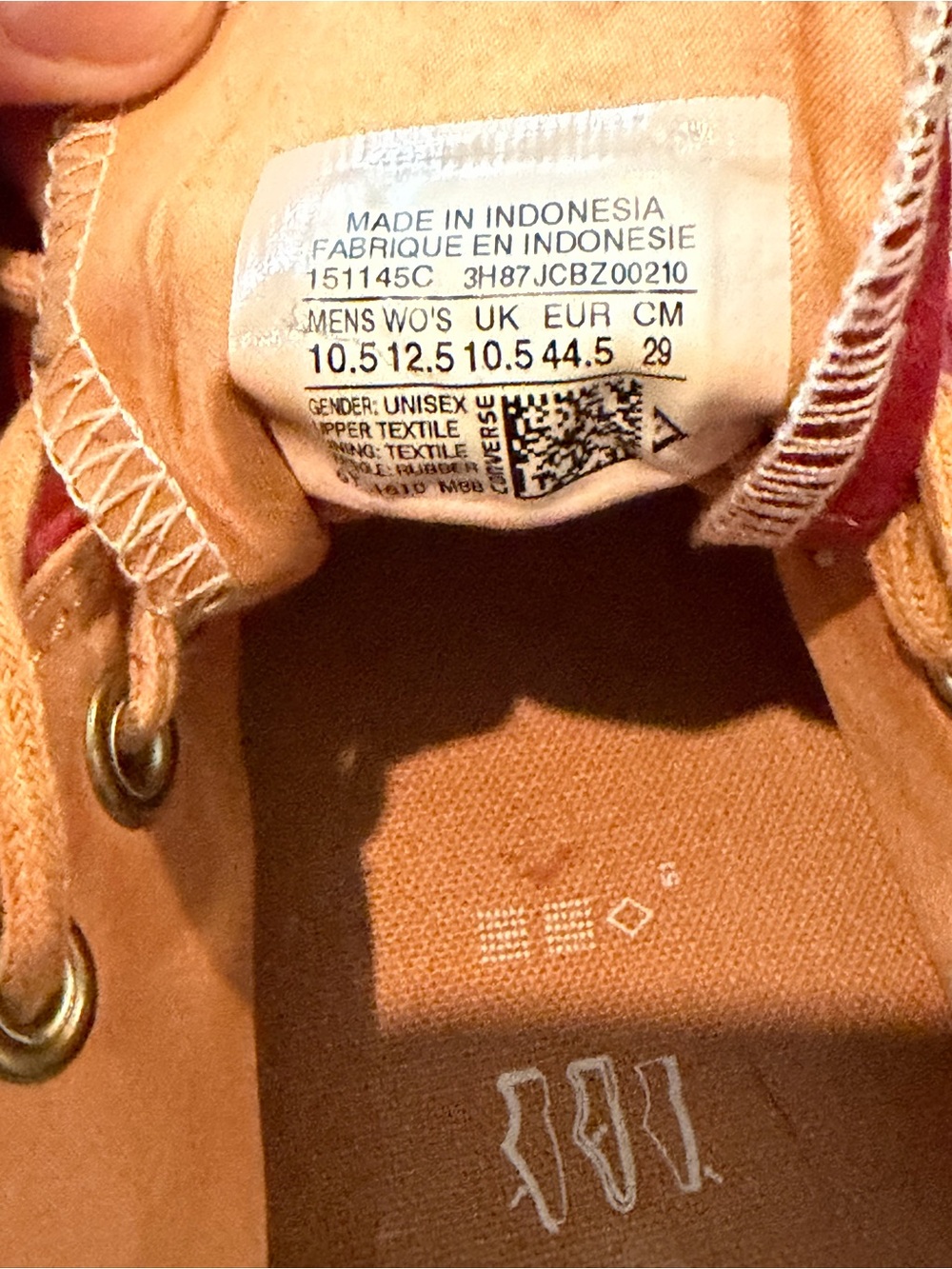Converse Low-Top Sneakers in Burgundy with Cream Accents - Picture 4 of 6